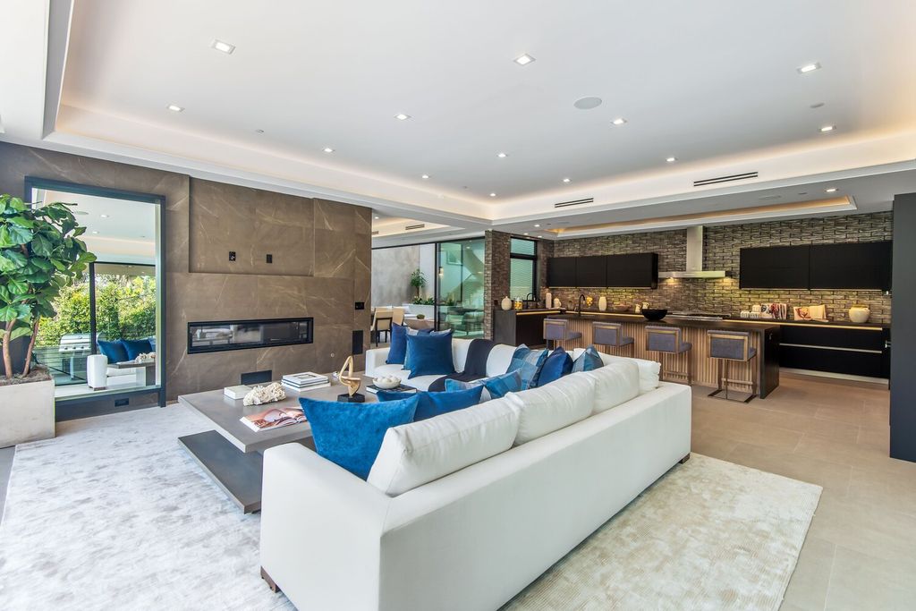 The Home in Pacific Palisades is warm new contemporary estate with impeccable detailed finishes perfect for entertainment now available for sale. This home located at 724 Hampden Pl, Pacific Palisades, California