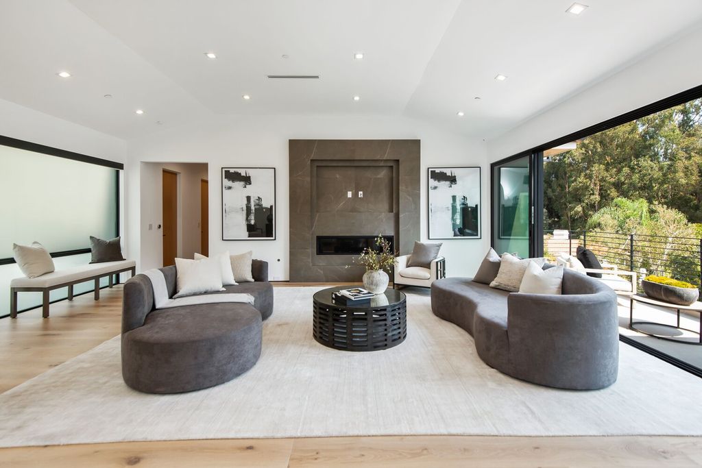 The Home in Pacific Palisades is warm new contemporary estate with impeccable detailed finishes perfect for entertainment now available for sale. This home located at 724 Hampden Pl, Pacific Palisades, California