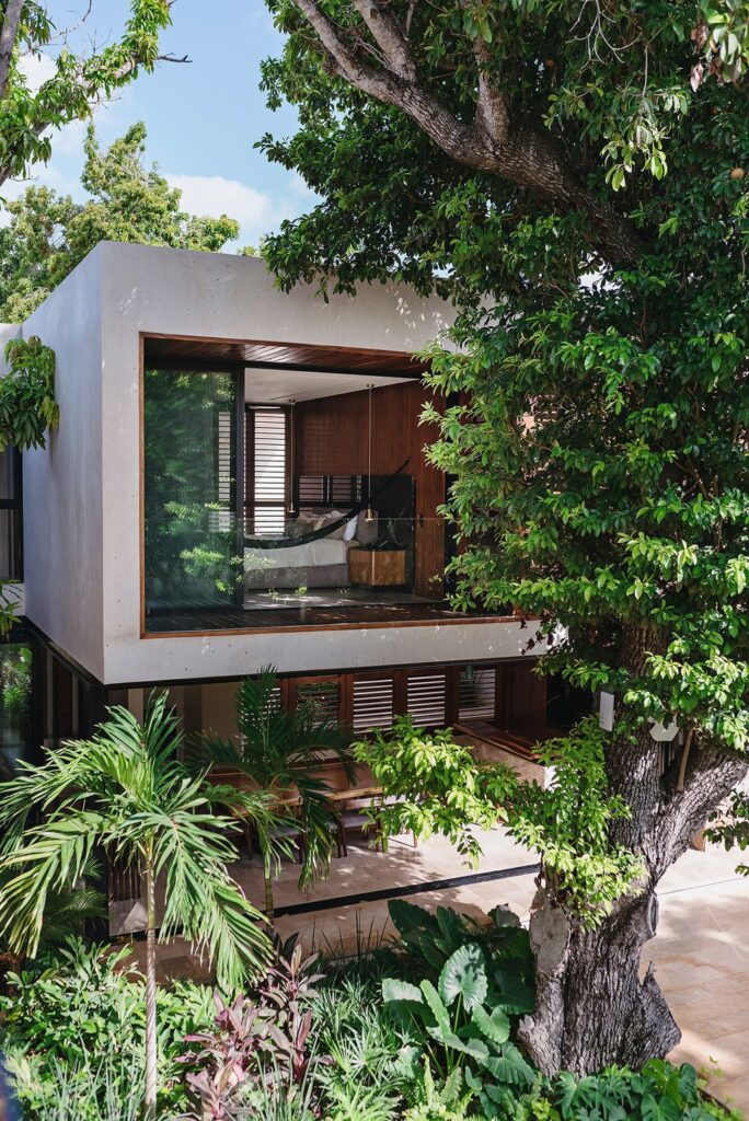 Zapote House in Mexico, an Oasis Within a Noisy City by EURK Buildesign