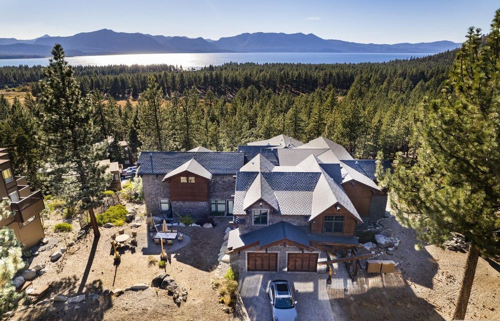 Beautiful panoramic lake view home in Nevada with over 9.000 SQ of living space asks for $8,500,000