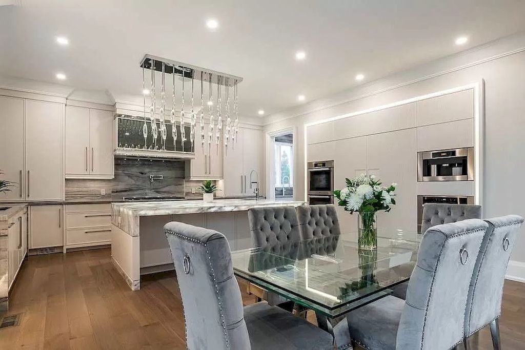 The Modern Home in Ontario is surrounded by serene privacy and tranquility now available for sale. This home located at 1373 Aldo Dr, Mississauga, ON L5H 3E8, Canada