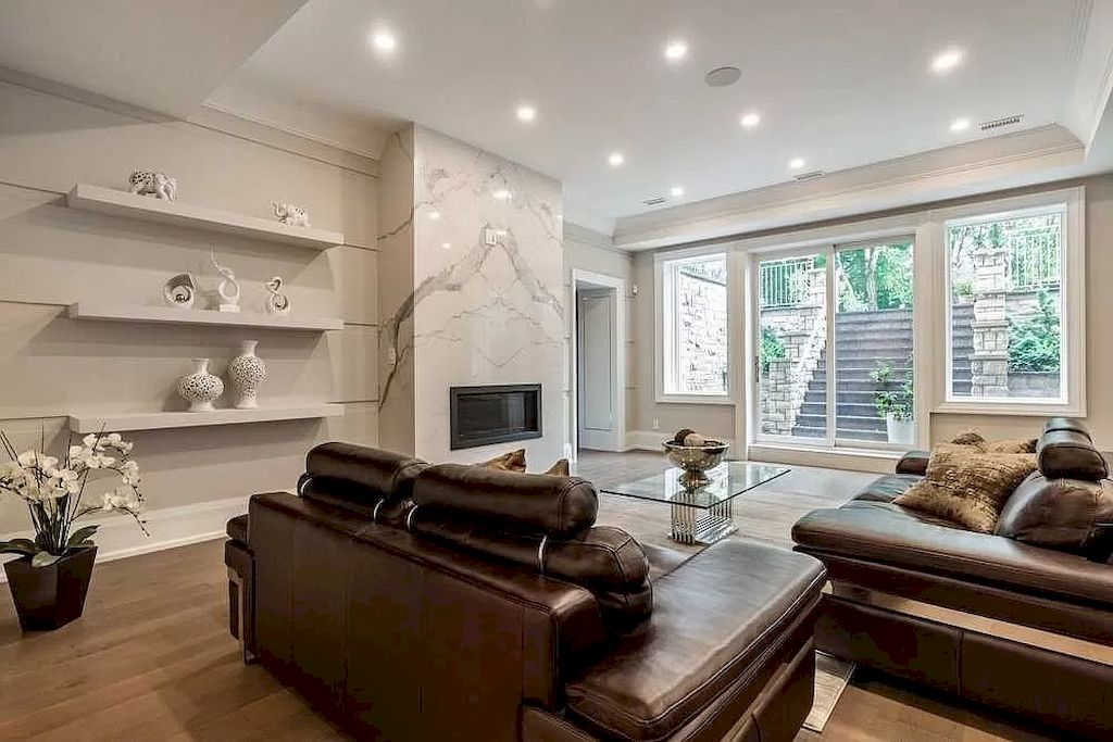 The Modern Home in Ontario is surrounded by serene privacy and tranquility now available for sale. This home located at 1373 Aldo Dr, Mississauga, ON L5H 3E8, Canada