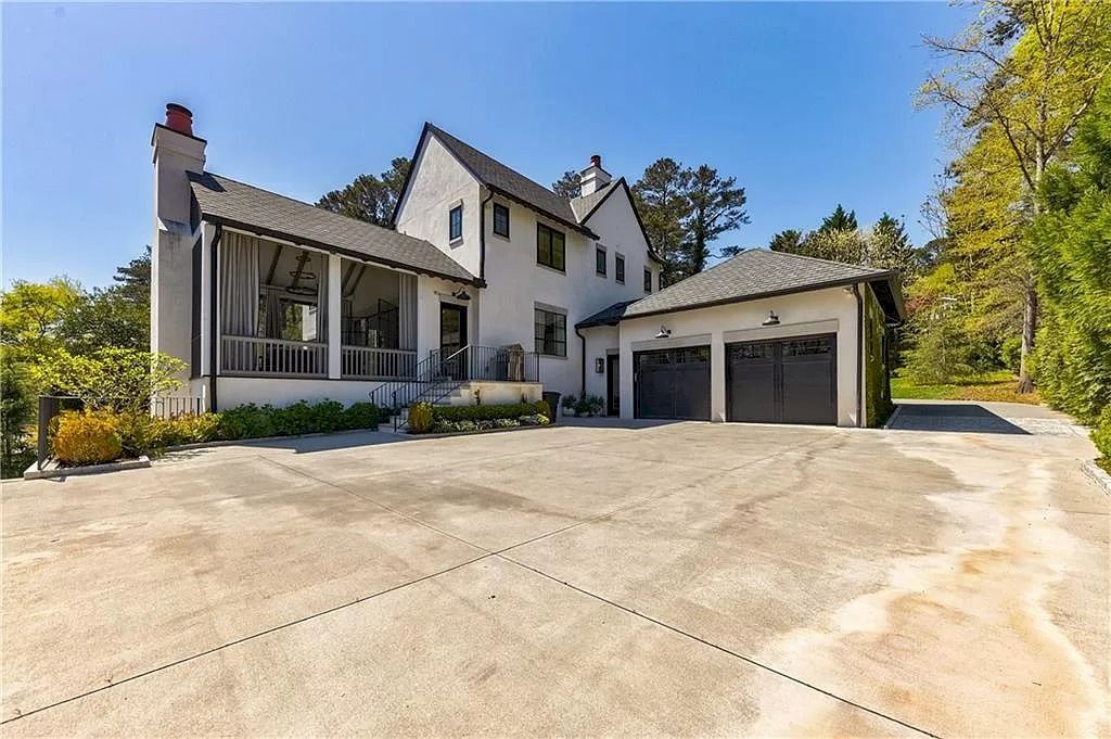 This $3,250,000 Exquisite Home Exceeds All Expectations in Georgia with Top of the Line Finishes