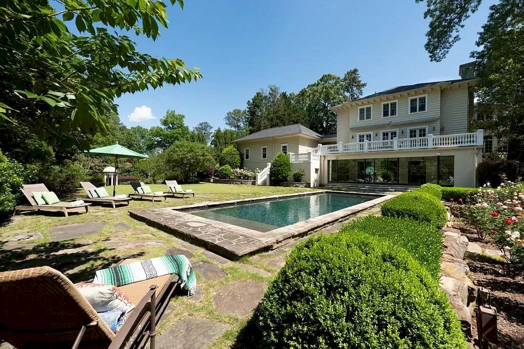 Sense of Elegance and Intimacy Emerges When You Enter in this $4,000,000 Unique and Elegant Home in Georgia