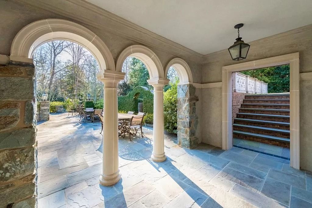 Sense of Elegance and Intimacy Emerges When You Enter in this $4,000,000 Unique and Elegant Home in Georgia