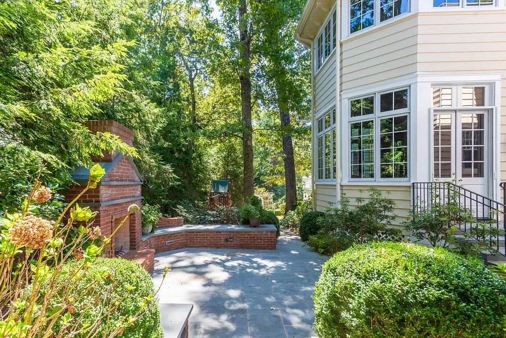 Sense of Elegance and Intimacy Emerges When You Enter in this $4,000,000 Unique and Elegant Home in Georgia