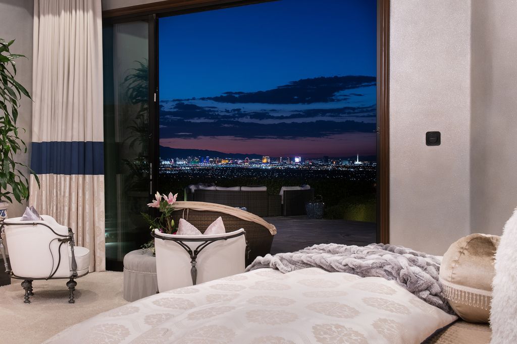 Stunning Nevada Residence with unobstructed views of the entire city asks for $8,999,999