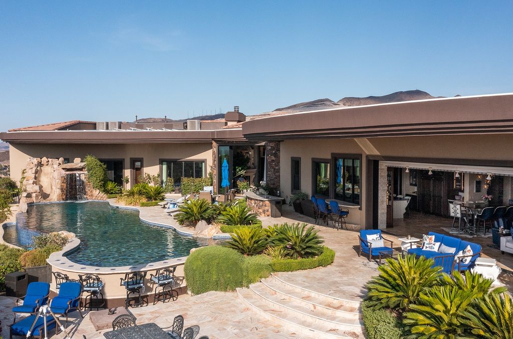 Stunning Nevada Residence with unobstructed views of the entire city asks for $8,999,999