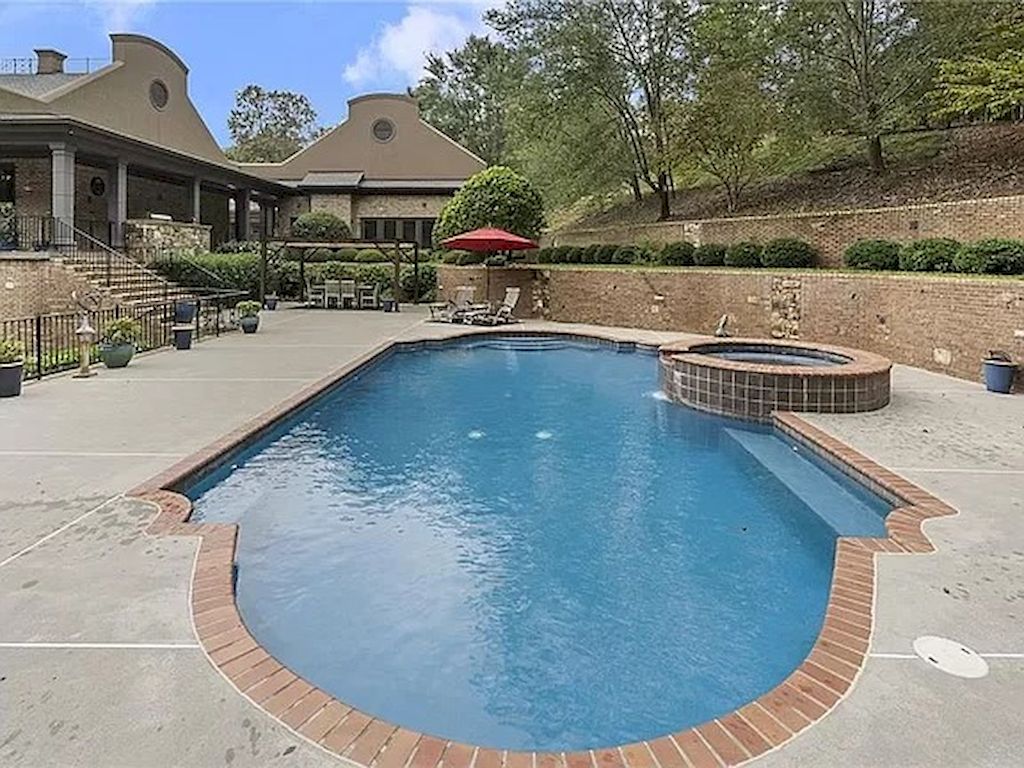 Incredible Estate Surrounded by Privacy and Tranquility in Georgia Listed for $3,250,000