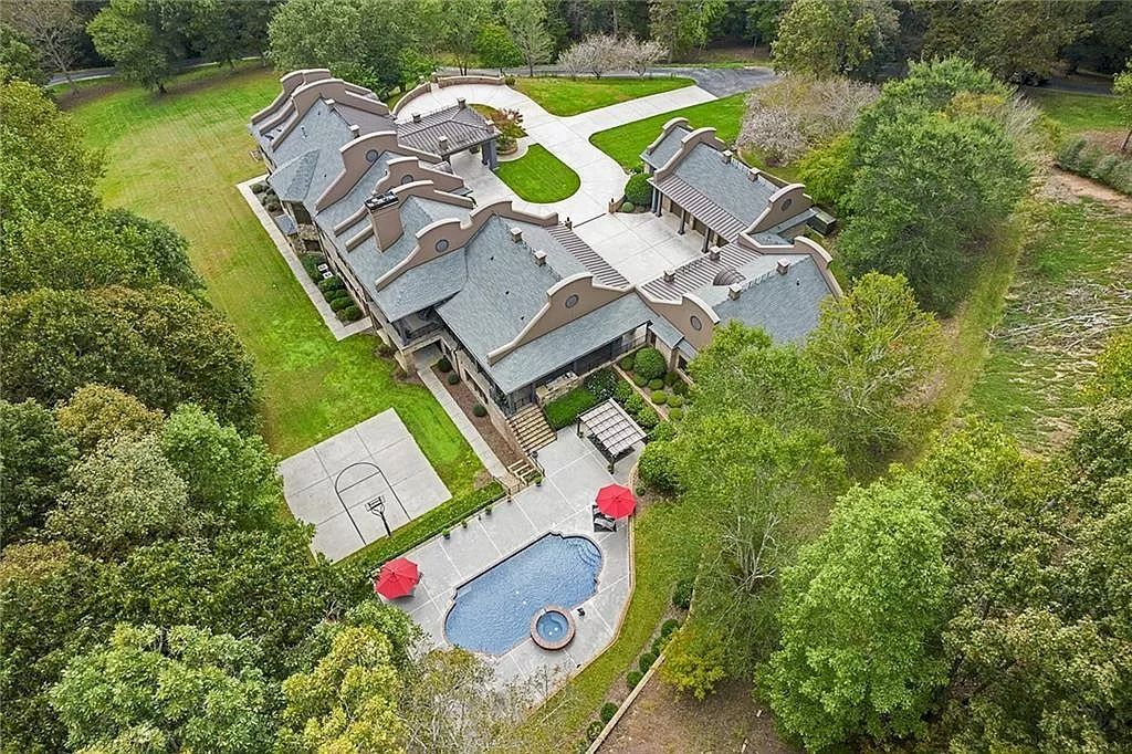 Incredible Estate Surrounded by Privacy and Tranquility in Georgia Listed for $3,250,000