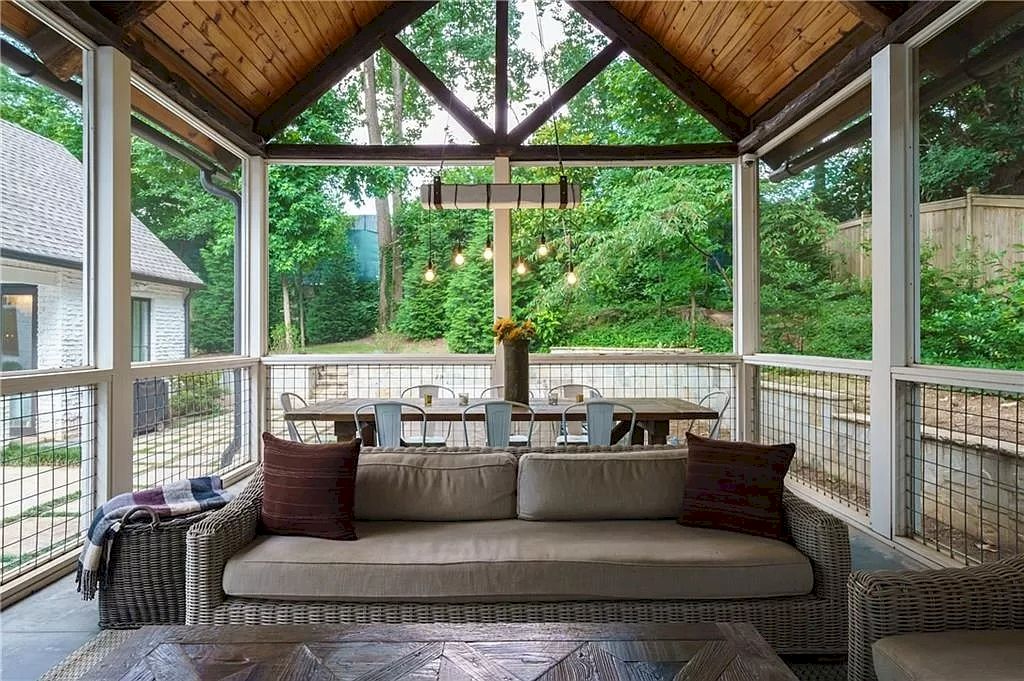 This True Retreat of Modern Vibes in the Heart of Sandy Springs, Georgia Listed for $3,195,000