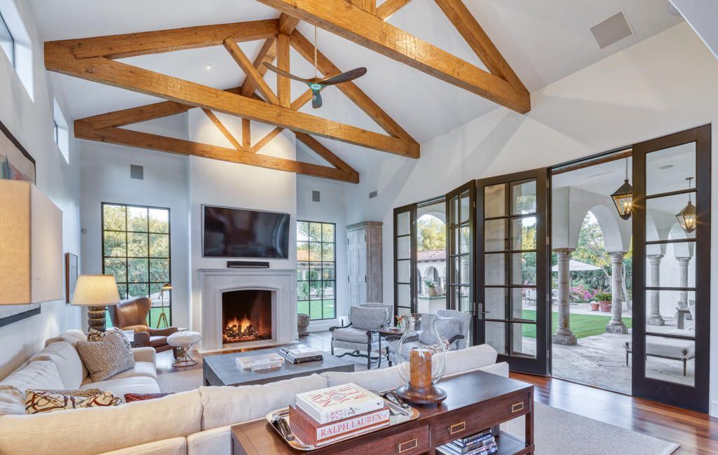 Timeless Arizona estates with interior renovated by  Donna Vallone hits Market for $6,498,000