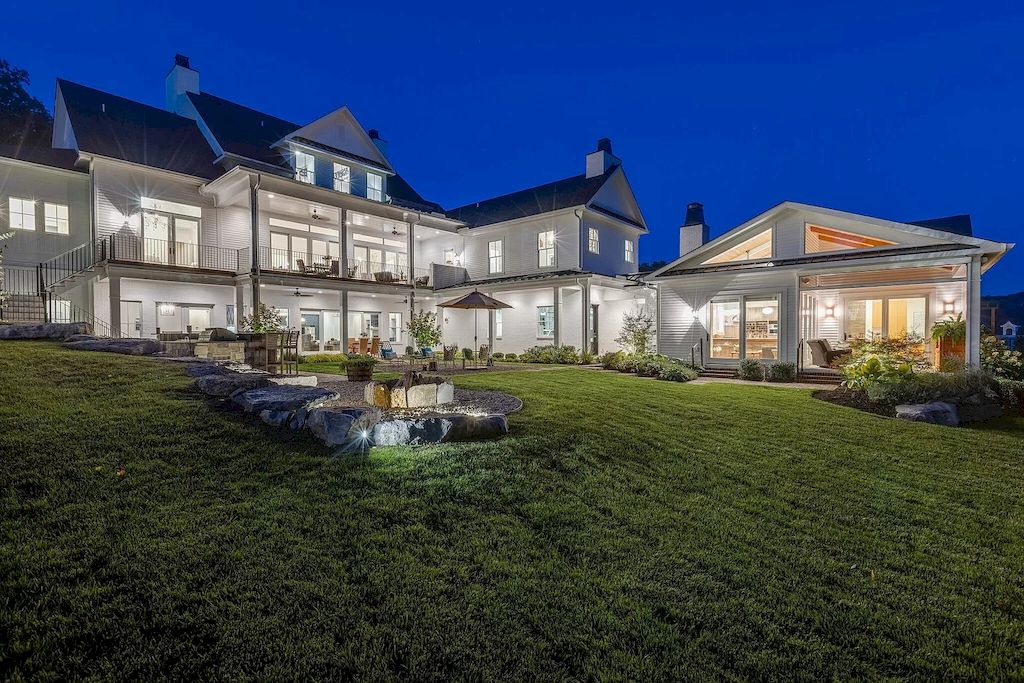 This $4,150,000 Gorgeous Home Provides Endless Options to Enjoy Time with Family and Friends in Tennessee