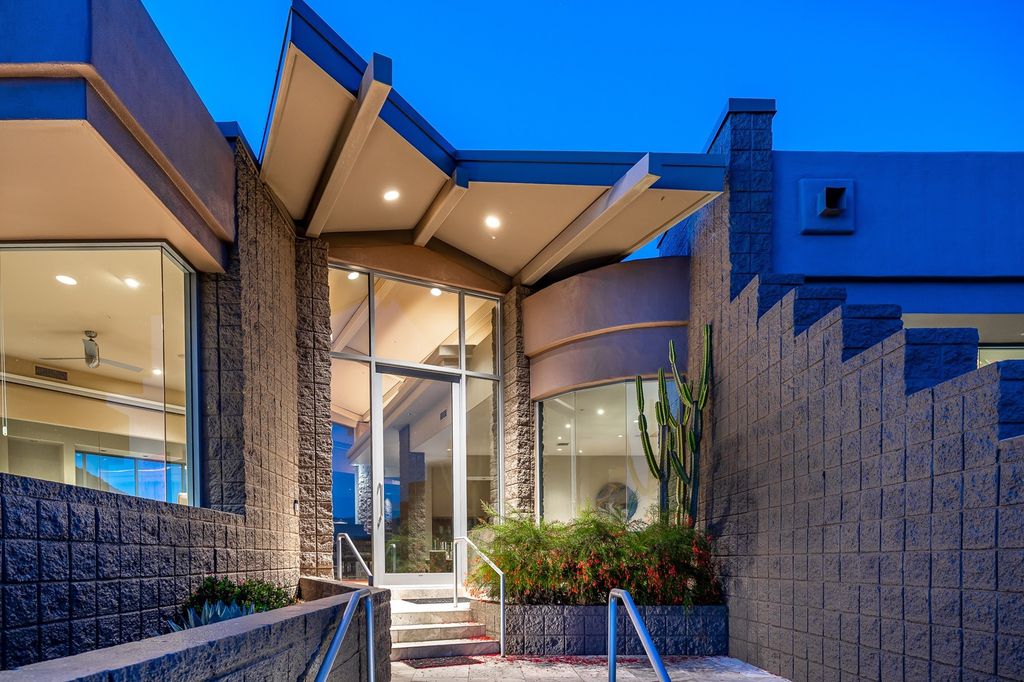 Elegant contemporary home in Arizona with expansive Valley views as background sells for $5,000,000