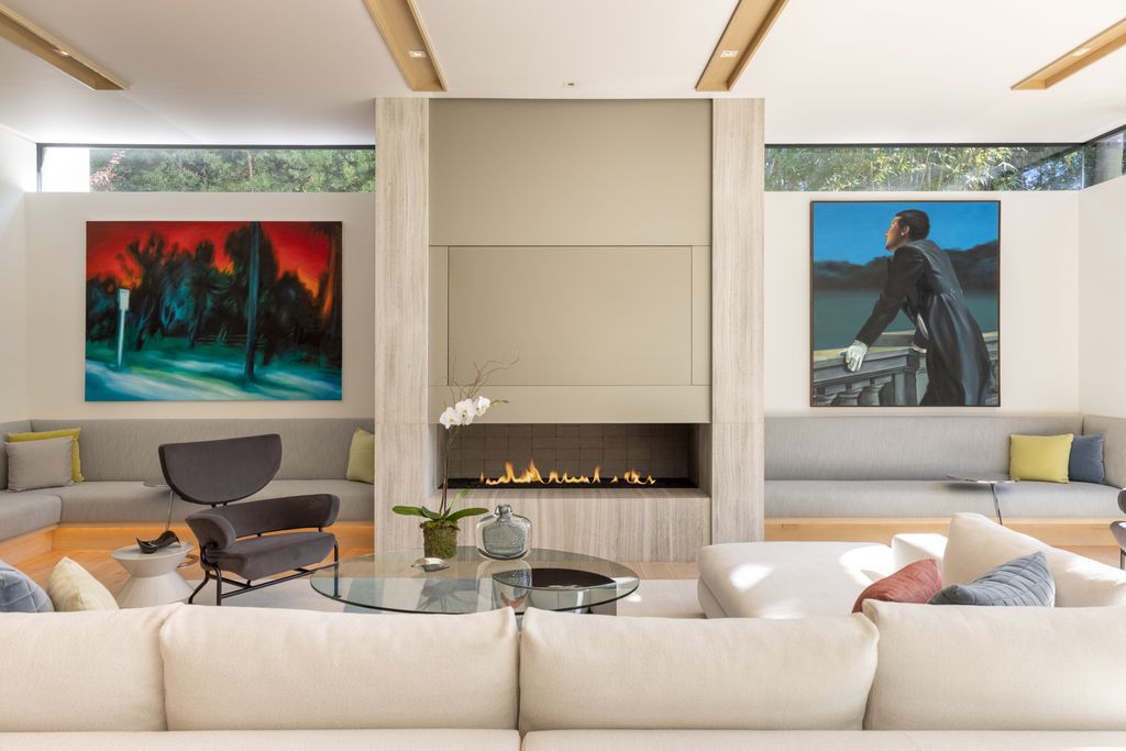 The Home in Pacific Palisades is a a timeless Palisades Riviera architectural designed by the widely published, highly acclaimed William Hefner now available for sale. This home located at 814 Toulon Dr, Pacific Palisades, California