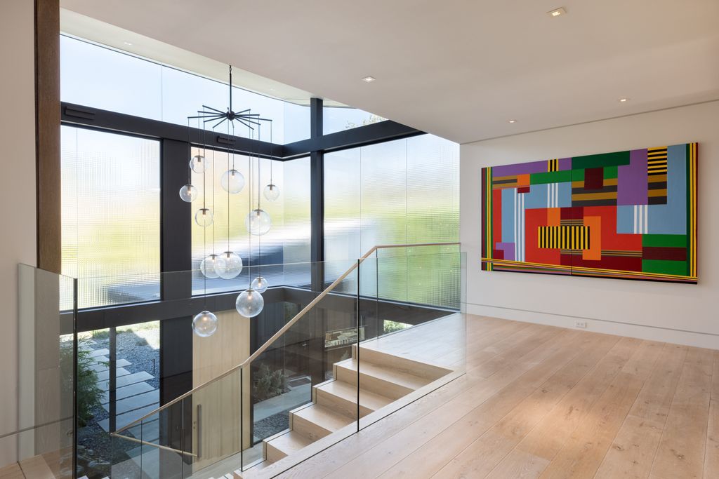 A-Thoughtfully-Crafted-Modern-Home-in-Pacific-Palisades-comes-to-Market-at-23995000-15