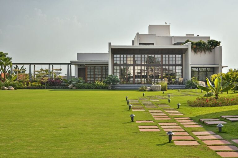 Barbodhan Villa, a Luxurious and splendour Project in India by Designritmo