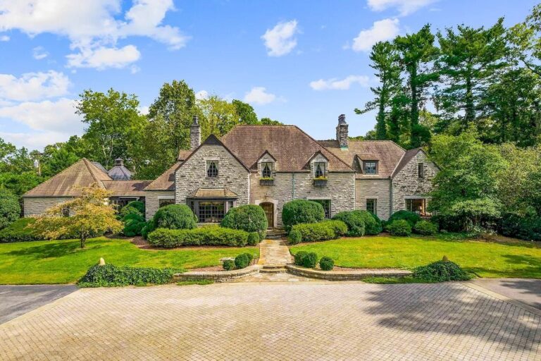 Beautiful Landmark in Tennessee Listed for $4,500,000