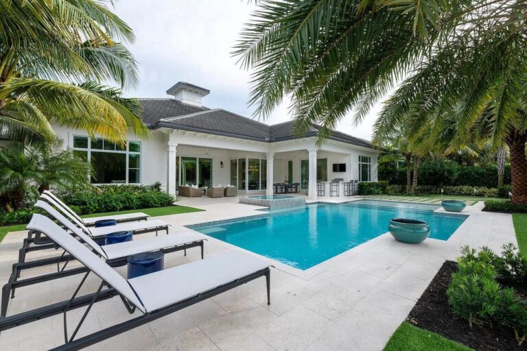 4,650,000 Beautifully Appointed Custom Home in Palm Beach Gardens