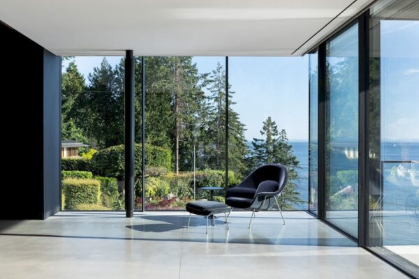 Blackcliff house, monumental one on hill by McLeod Bovell Modern Houses