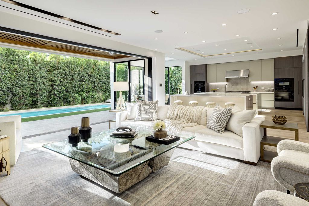 The Home in Los Angeles is a brand new contemporary Moroccan estate positioned on an oversized corner lot in trendy Beverly Grove now available for sale. This home located at 8255 Oakwood Ave, Los Angeles, California