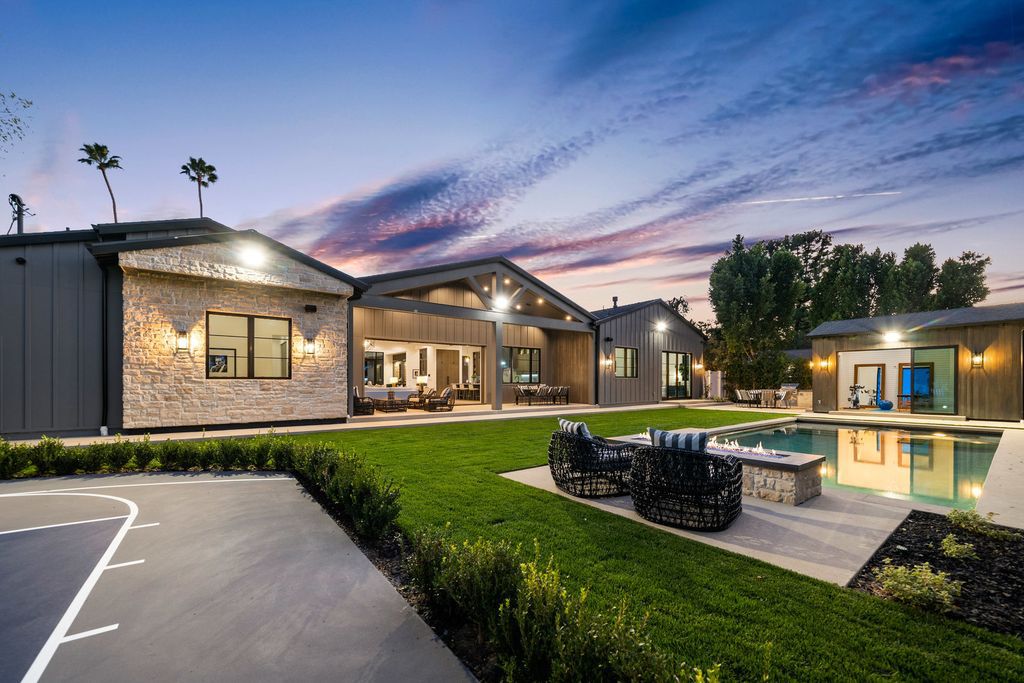 Brand-New-Gated-Single-Story-Modern-Farmhouse-in-Encino-for-Sale-at-5395000-9