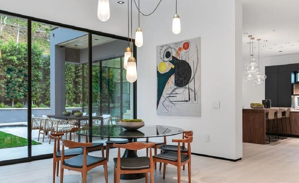 The Los Angeles Home is a newly constructed contemporary residence situated between the highly coveted areas of Brentwood Park and the Palisadian Riviera now available for sale. This home located at 1332 Allenford Ave, Los Angeles, California