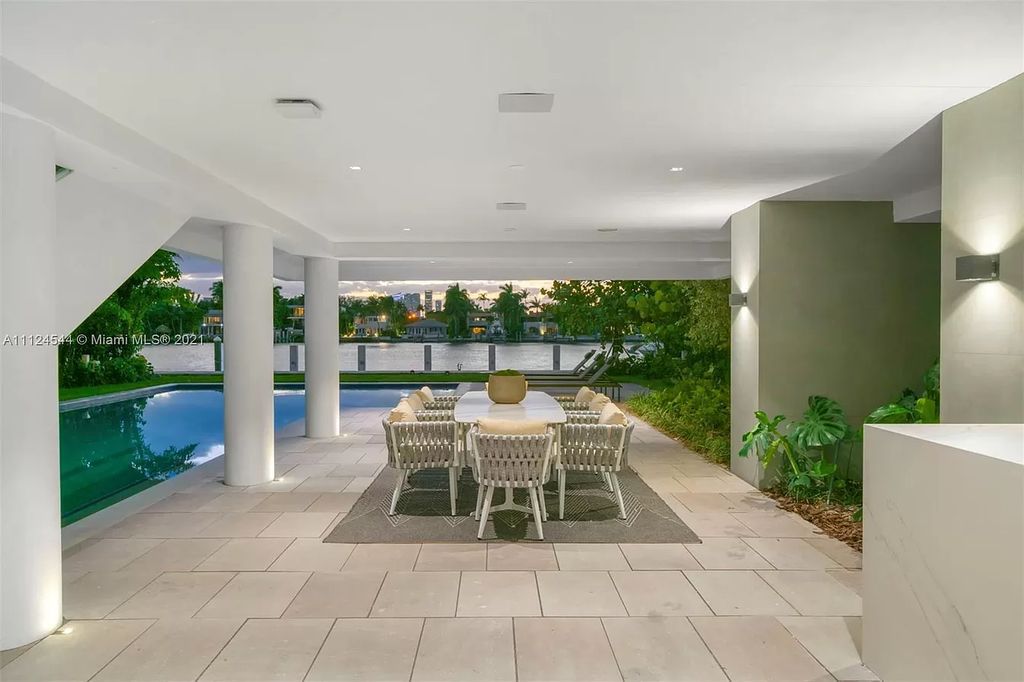 Brand-New-Tropical-Modern-Home-in-Miami-Beach-with-An-Exquisite-Outdoor-Oasis-hits-Market-for-25000000-1