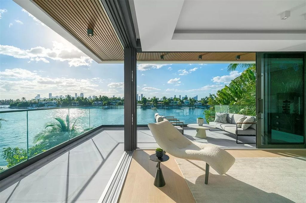 Brand-New-Tropical-Modern-Home-in-Miami-Beach-with-An-Exquisite-Outdoor-Oasis-hits-Market-for-25000000-2