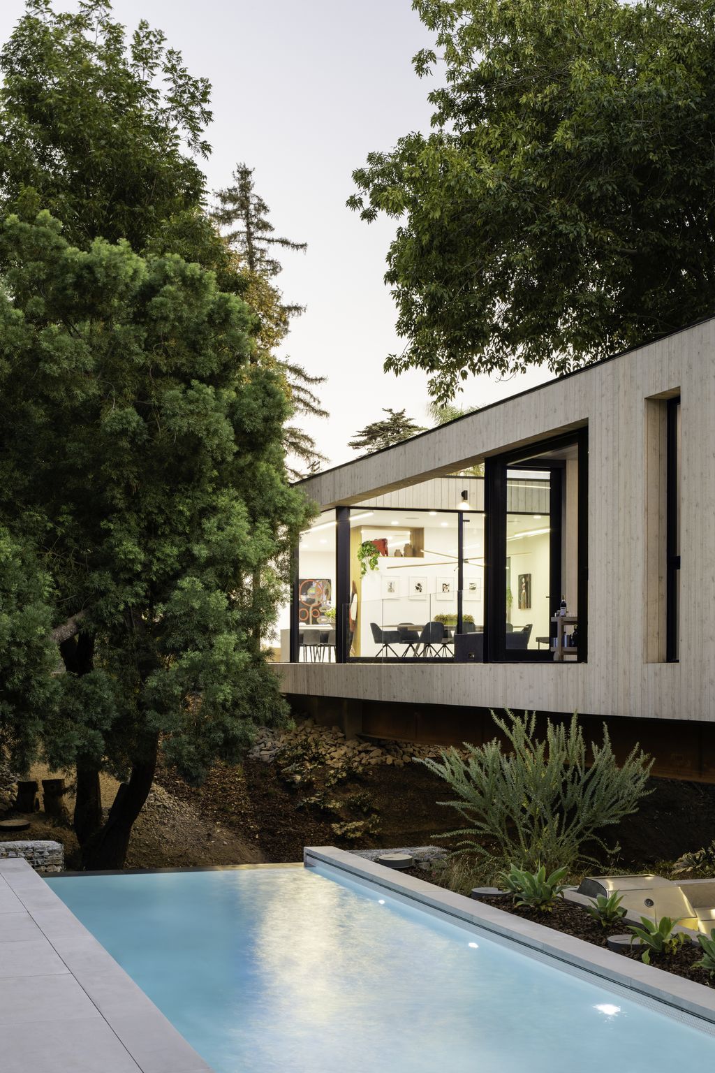 Bridge-House-Nestled-in-Nature-in-Los-Angeles-by-Dan-Brunn-Architecture-14