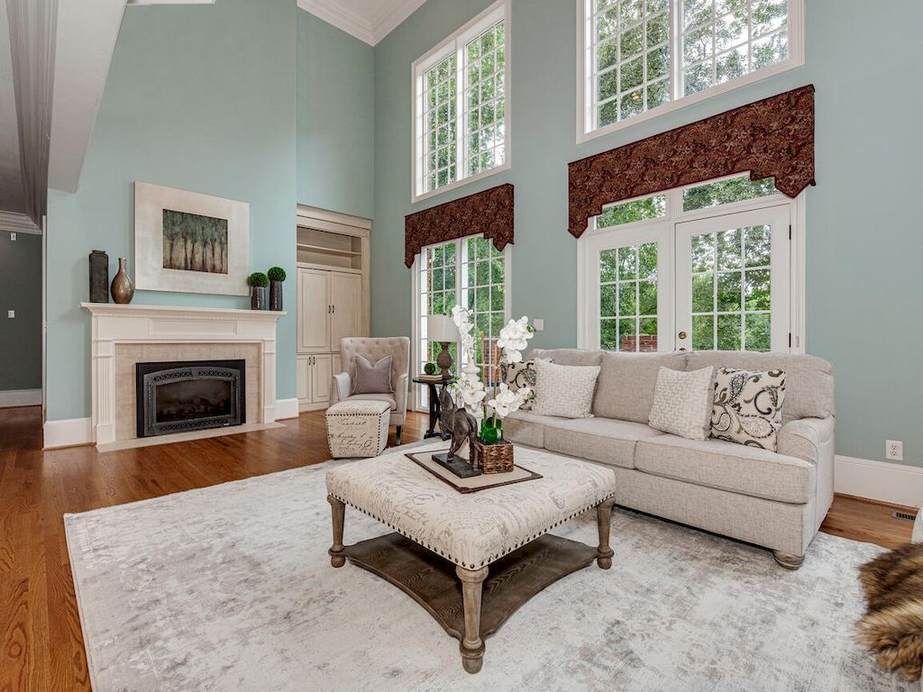 The Classic Georgian Revival Brick Estate is a luxurious home now available for sale. This home located at 151 Easton Dr, Mooresville, North Carolina; offering 05 bedrooms and 08 bathrooms with 10,677 square feet of living spaces.