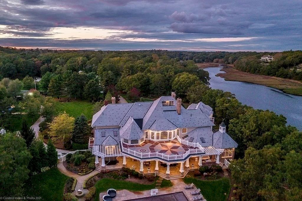 The Extraordinary Estate is a luxurious home now available for sale. This home located at 150 Horseneck Rd, Dartmouth, Massachusetts; offering 05 bedrooms and 05 bathrooms with 12,295 square feet of living spaces.