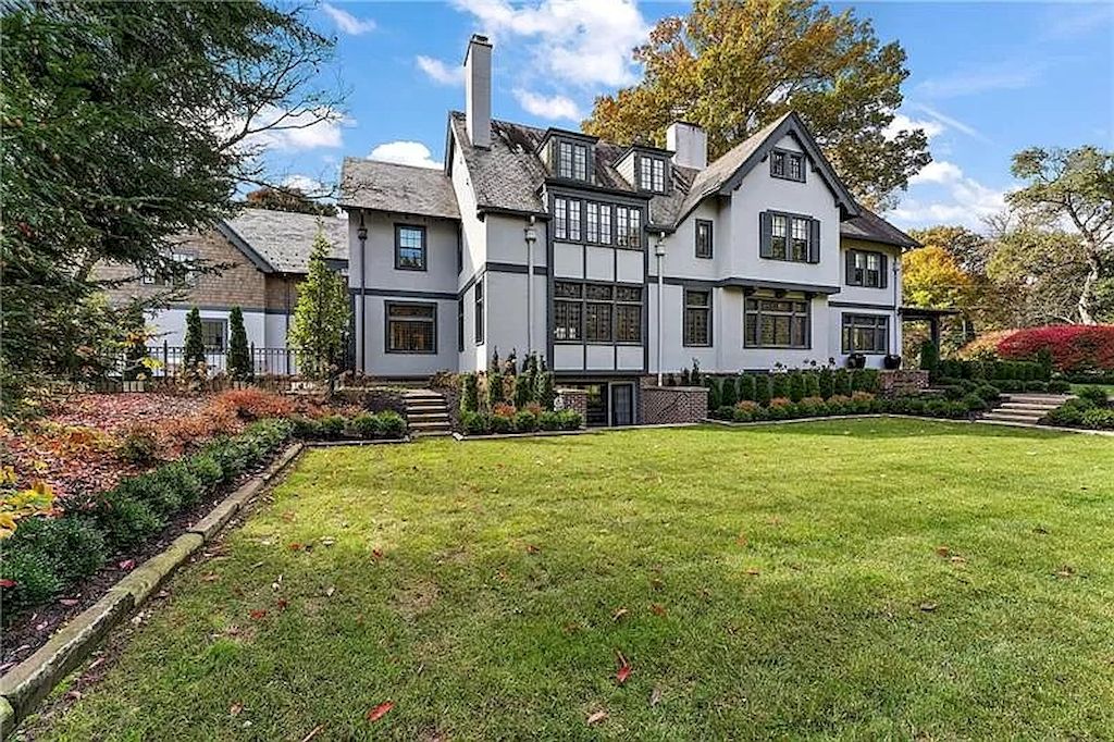 The Home in Pennsylvania is a luxurious home now available for sale. This home located at 330 Shields Ln, Sewickley, Pennsylvania; offering 06 bedrooms and 08 bathrooms with 10,223 square feet of living spaces.