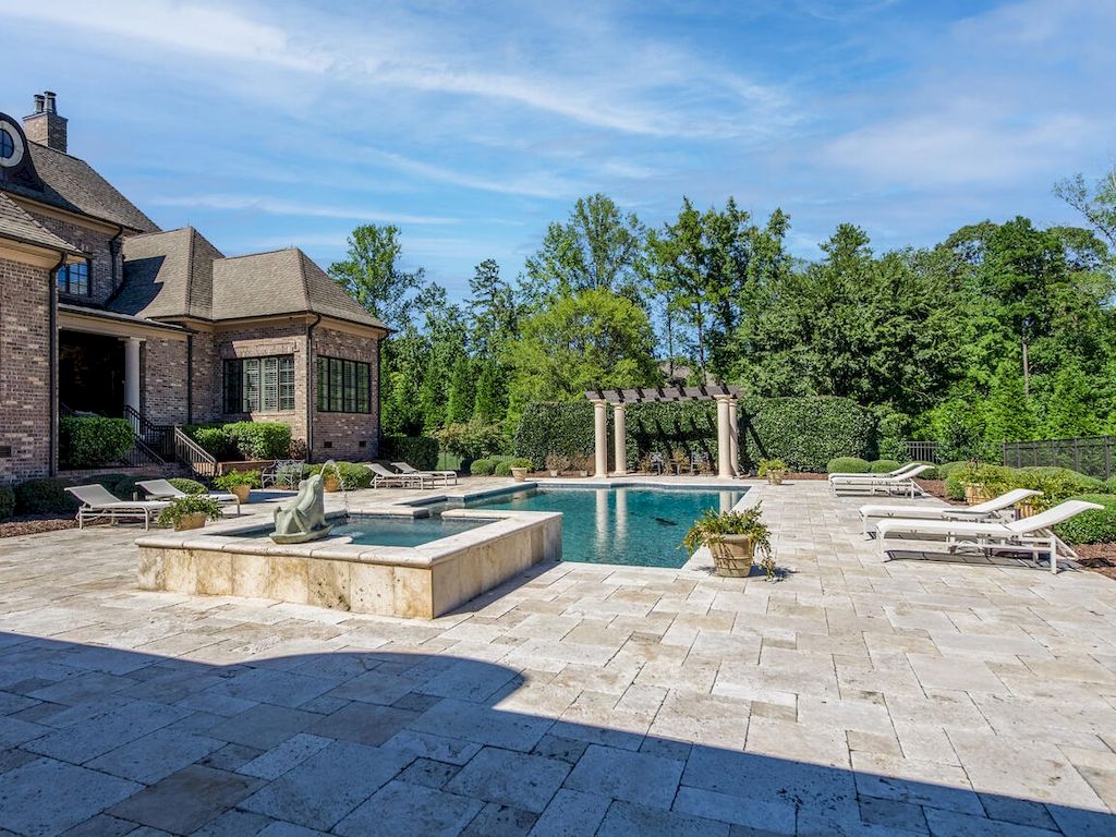 The Elegant Equestrian Estate is a luxurious home now available for sale. This home located at 3503 Antioch Church Rd, Matthews, North Carolina; offering 04 bedrooms and 07 bathrooms with 7,306 square feet of living spaces.