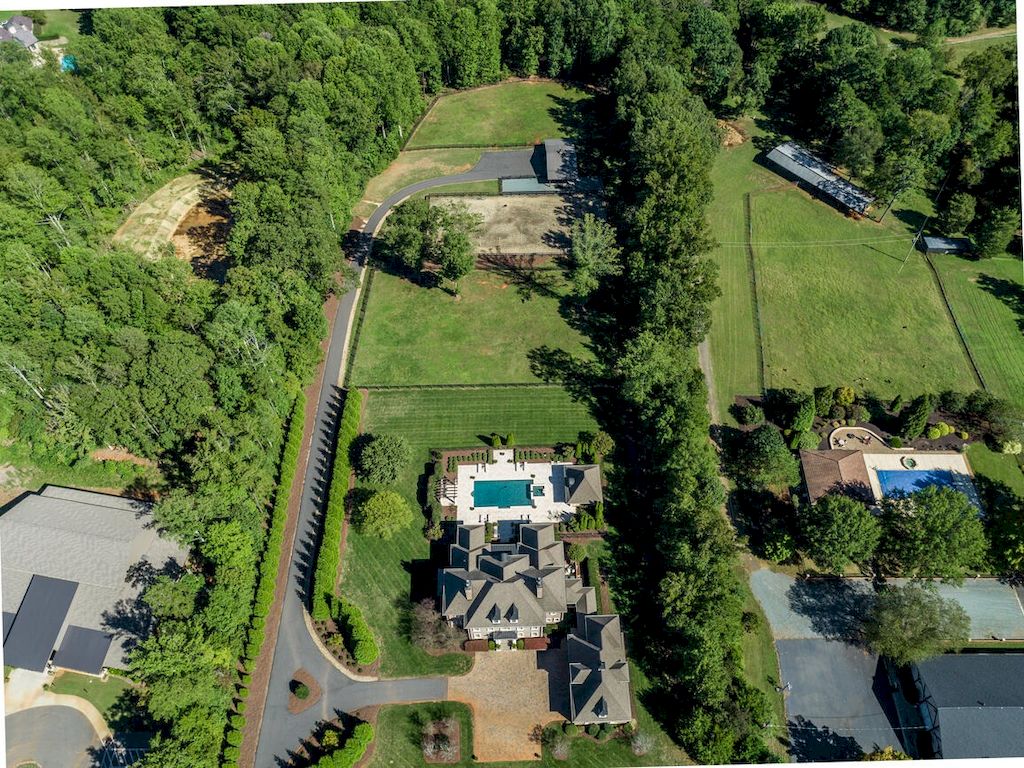 The Elegant Equestrian Estate is a luxurious home now available for sale. This home located at 3503 Antioch Church Rd, Matthews, North Carolina; offering 04 bedrooms and 07 bathrooms with 7,306 square feet of living spaces.