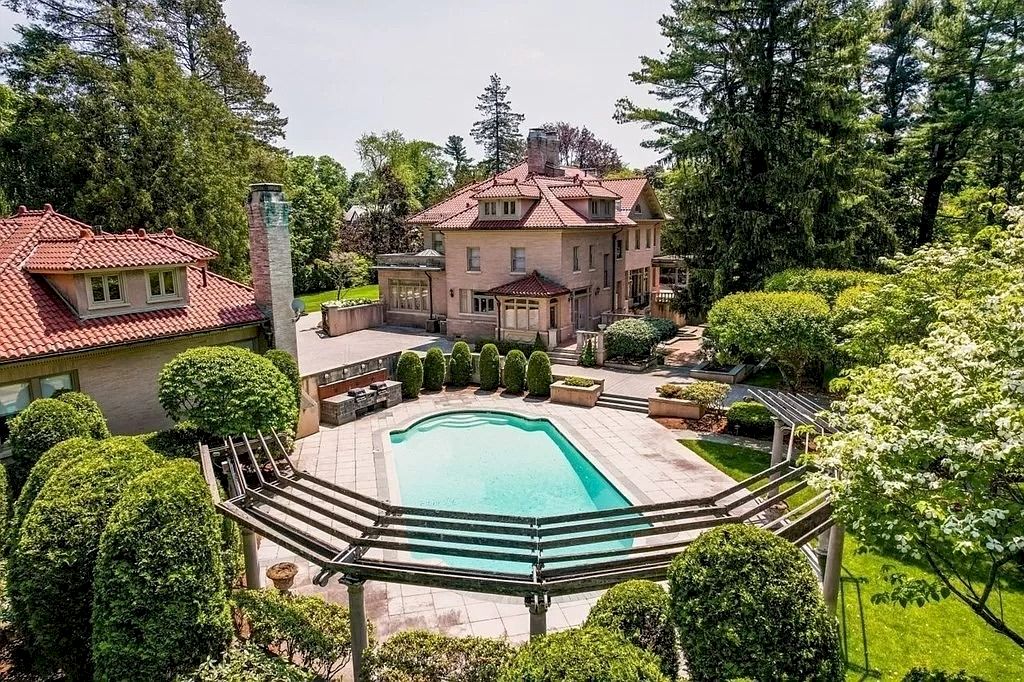 Entertaining Possibilities in Massachusetts are Endless in this $9,500,000 Extraordinary Estate