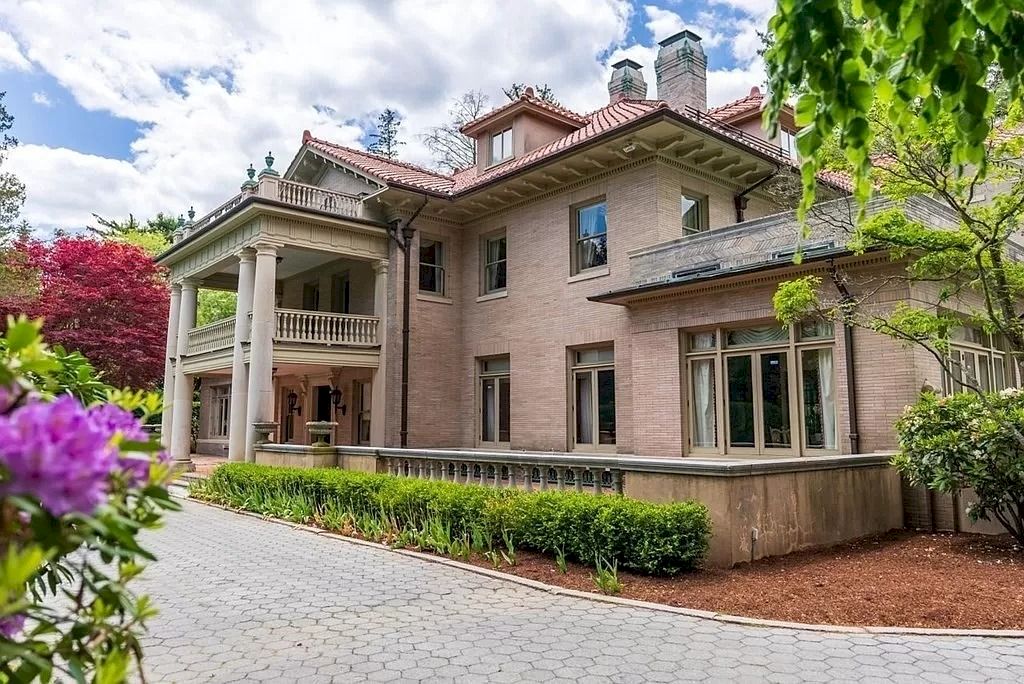 Entertaining Possibilities in Massachusetts are Endless in this $9,500,000 Extraordinary Estate