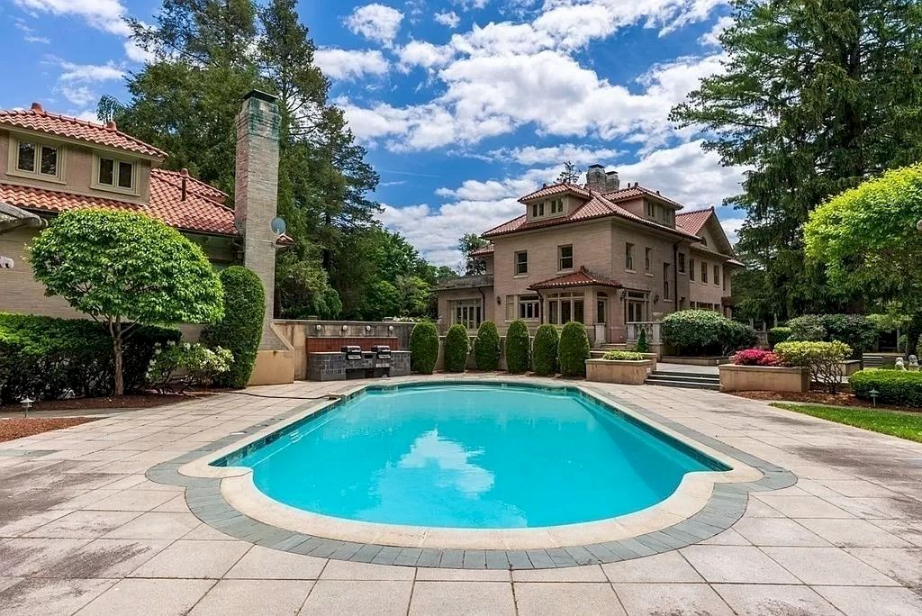 Entertaining Possibilities in Massachusetts are Endless in this $9,500,000 Extraordinary Estate