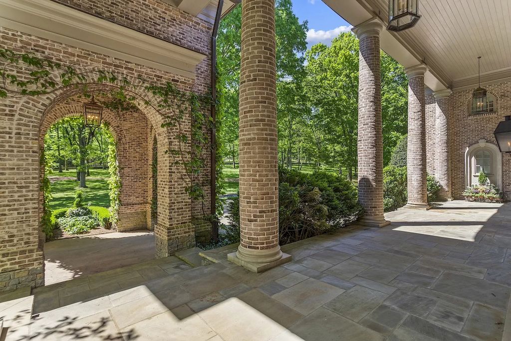 The Tennessee Home is a luxurious home now available for sale. This home located at 1358 Page Rd, Nashville, Tennessee; offering 06 bedrooms and 11 bathrooms with 20,533 square feet of living spaces. 