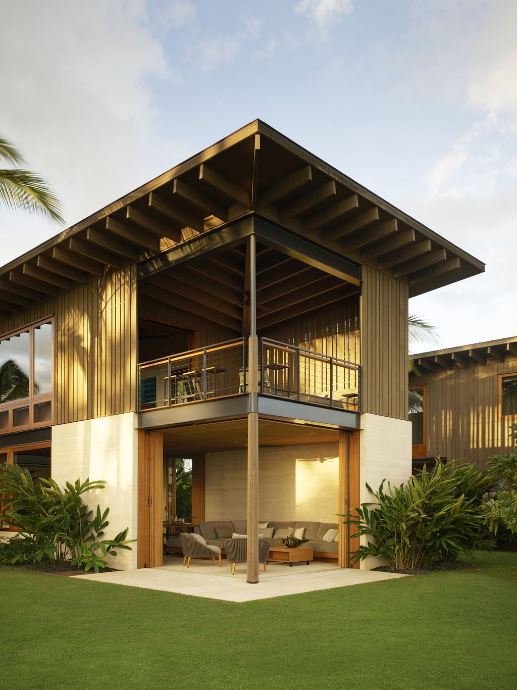 Hale Nukumoi Beach Retreat in Hawaii, US by Walker Warner Architects