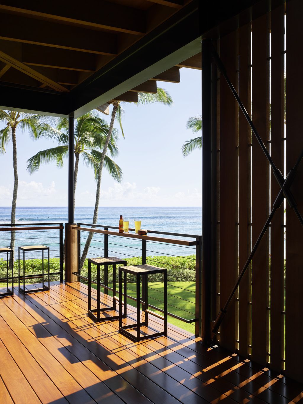 Hale Nukumoi Beach Retreat in Hawaii, US by Walker Warner Architects