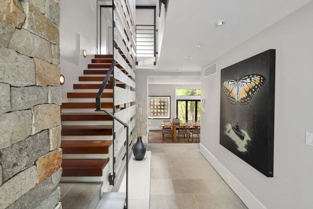 The Contemporary Marvel is a luxurious home now available for sale. This home located at 640 Gate House Ln, Philadelphia, Pennsylvania; offering 04 bedrooms and 05 bathrooms with 4,354 square feet of living spaces