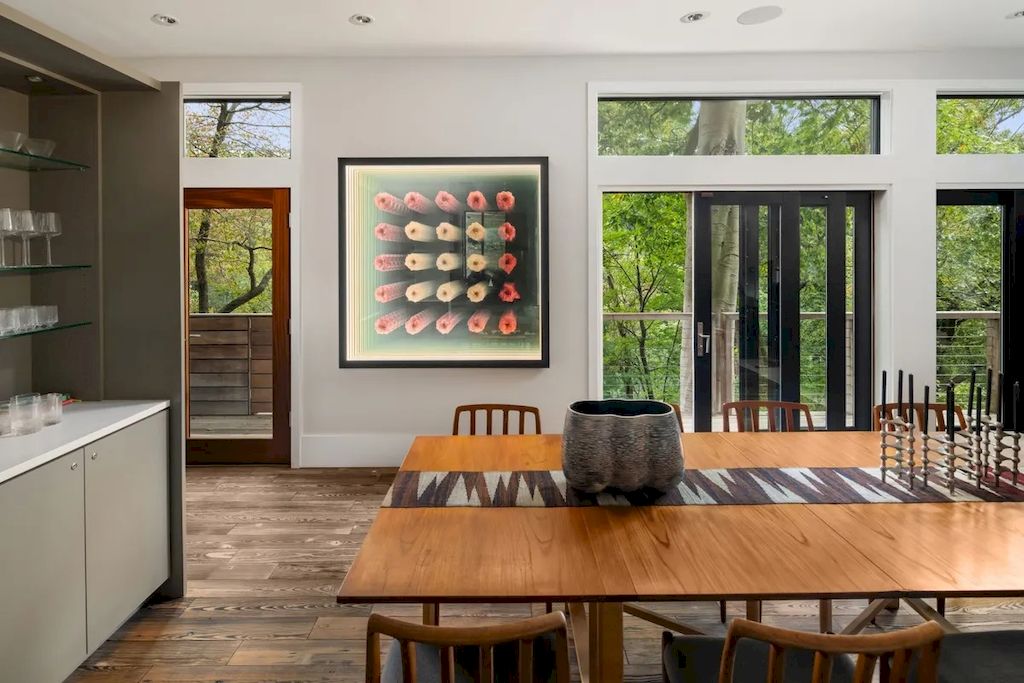 The Contemporary Marvel is a luxurious home now available for sale. This home located at 640 Gate House Ln, Philadelphia, Pennsylvania; offering 04 bedrooms and 05 bathrooms with 4,354 square feet of living spaces