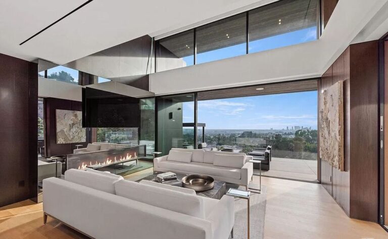 Los Angeles's Latest Modern Mansion hits The Market for $28,800,000