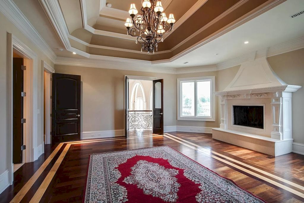 The Tennessee Home is a luxurious home with 30 ft ceilings, dual hand crafted iron staircases & over 100 chandeliers now available for sale. This home located at 2423 Hidden River Ln, Franklin, Tennessee; offering 06 bedrooms and 13 bathrooms with 22,743 square feet of living spaces.