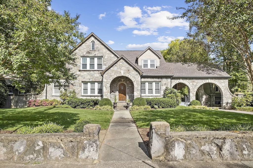 The Tennessee Home is a luxurious home now available for sale. This home located at 1404 South St, Nashville, Tennessee; offering 06 bedrooms and 06 bathrooms with 3,780 square feet of living spaces.