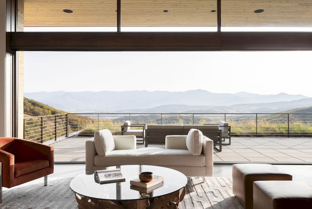 Silver Summit Integrated Perfectly into the Landscape by Imbue Design