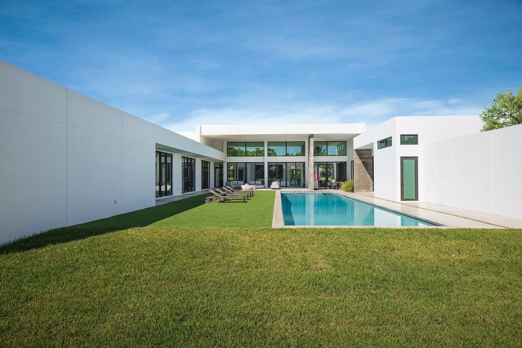 Stunning-Brand-New-Modern-Home-in-Miami-with-The-Finest-Finishes-for-Sale-at-6500000-16