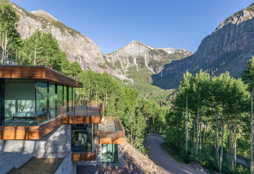 Telluride Glass House, luxury home by Efficiency Lab for Architecture PLLC