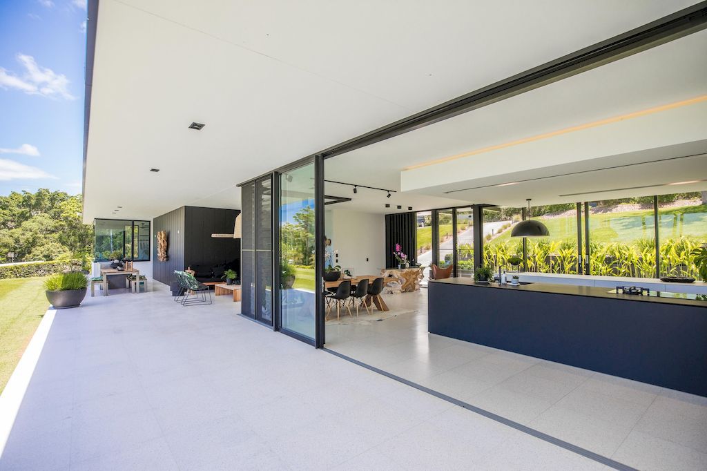 The-Doonan-Glasshouse-a-resort-style-residence-by-Sarah-Waller-Design-22
